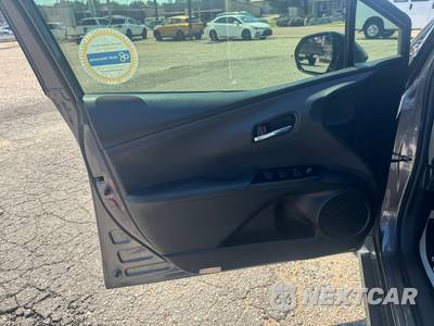2019 Toyota Prius LE - zdjęcie 11 z 23 - miniatura