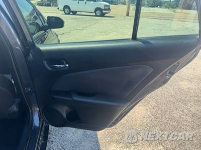 2019 Toyota Prius LE - zdjęcie 17 z 23 - miniatura