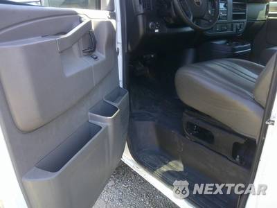 2021 GMC Savana 3500 Cutaway 1WT DRW - zdjęcie 31 z 38 - miniatura