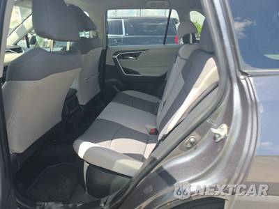 2025 Toyota RAV4 Hybrid XLE - zdjęcie 13 z 18 - miniatura