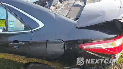 2016 Toyota Camry SE - zdjęcie 39 z 50 - miniatura