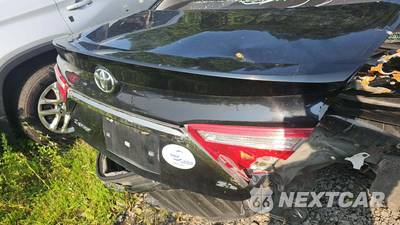 2016 Toyota Camry SE - zdjęcie 46 z 50 - miniatura