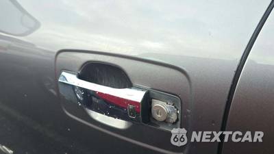 2017 Nissan TITAN SL Crew Cab Short Bed - zdjęcie 32 z 33 - miniatura