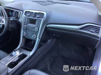 2017 Ford Fusion Hybrid SE - zdjęcie 29 z 47 - miniatura