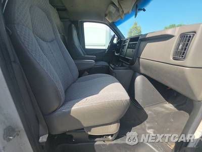 2007 GMC Savana 2500 Cargo Van 1WT 135.0" WB - zdjęcie 8 z 53 - miniatura