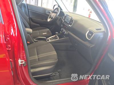 2025 Hyundai Venue SEL - zdjęcie 8 z 30 - miniatura