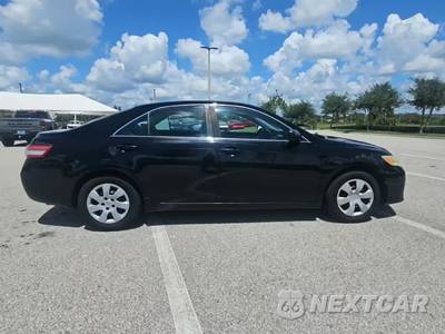 2011 Toyota Camry LE - zdjęcie 4 z 14 - miniatura