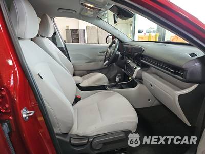 2025 Hyundai Kona SEL - zdjęcie 8 z 44 - miniatura