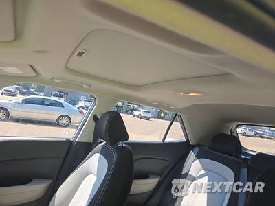 2025 Hyundai Venue SEL - zdjęcie 18 z 25 - miniatura