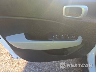 2025 Hyundai Venue SEL - zdjęcie 9 z 20 - miniatura
