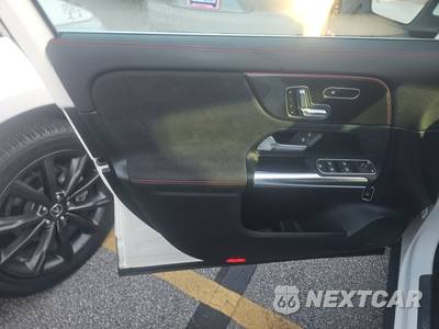 2021 Mercedes-Benz AMG GLA 35 4MATIC - zdjęcie 9 z 19 - miniatura