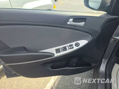 2012 Hyundai Accent GS Hatchback - zdjęcie 9 z 34 - miniatura