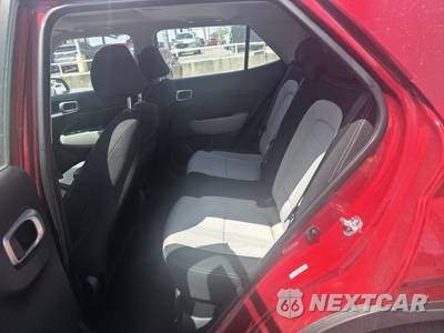 2025 Hyundai Venue SEL - zdjęcie 13 z 22 - miniatura