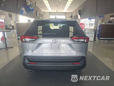 2025 Toyota RAV4 XLE - zdjęcie 5 z 21 - miniatura