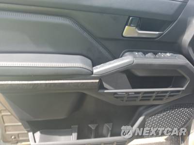 2026 Toyota Tacoma i-FORCE MAX Limited Crew Cab Medium Bed - zdjęcie 9 z 21 - miniatura