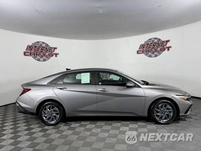 2024 Hyundai Elantra SEL - zdjęcie 8 z 44 - miniatura