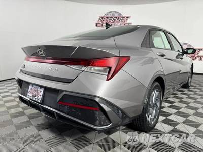 2024 Hyundai Elantra SEL - zdjęcie 28 z 44 - miniatura