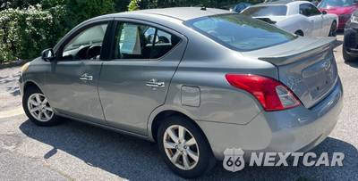 2013 Nissan Versa 1.6 SL - zdjęcie 7 z 18 - miniatura