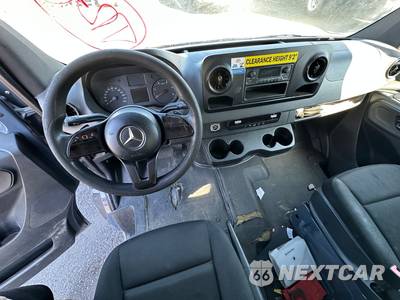 2019 Mercedes-Benz Sprinter 2500 Cargo Van Standard Roof 144.0" WB - zdjęcie 29 z 38 - miniatura