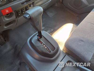 2015 Isuzu NPR - zdjęcie 11 z 28 - miniatura