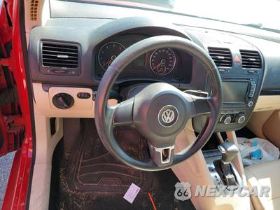 2010 Volkswagen Jetta Sedan SE - zdjęcie 10 z 31 - miniatura