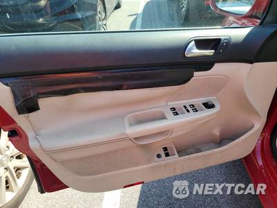 2010 Volkswagen Jetta Sedan SE - zdjęcie 9 z 31 - miniatura