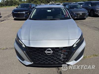 2025 Nissan Altima SR - zdjęcie 7 z 22 - miniatura