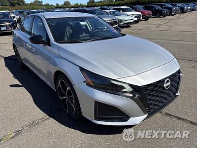 2025 Nissan Altima SR - zdjęcie 6 z 22 - miniatura