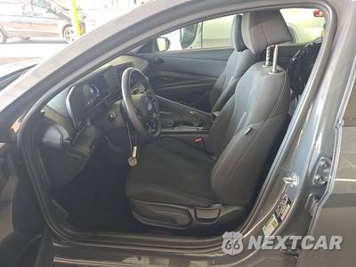 2025 Hyundai Elantra SEL Sport - zdjęcie 7 z 29 - miniatura