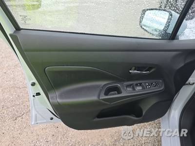 2025 Nissan Versa SV - zdjęcie 9 z 17 - miniatura