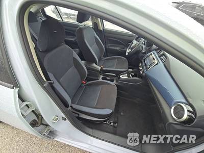 2025 Nissan Versa SV - zdjęcie 8 z 17 - miniatura