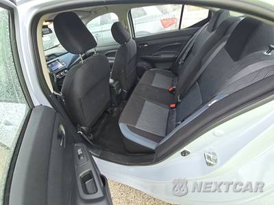 2025 Nissan Versa SV - zdjęcie 13 z 17 - miniatura