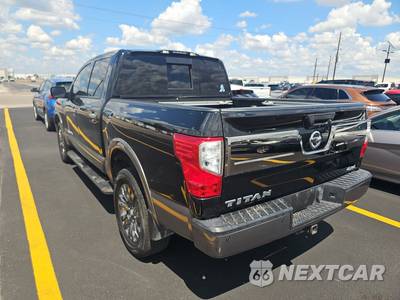 2019 Nissan TITAN Platinum Reserve Crew Cab Short Bed - zdjęcie 6 z 27 - miniatura
