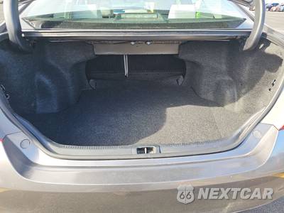 2017 Toyota Camry LE - zdjęcie 16 z 28 - miniatura