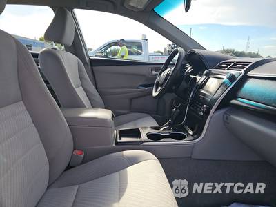 2017 Toyota Camry LE - zdjęcie 8 z 28 - miniatura
