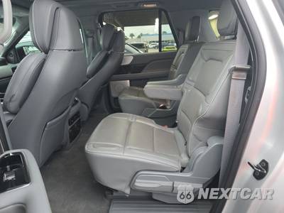 2018 Lincoln Navigator L Reserve - zdjęcie 13 z 18 - miniatura