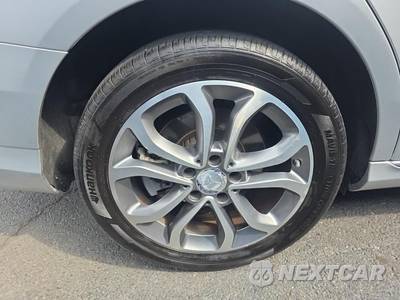 2017 Mercedes-Benz C 300 4MATIC Sedan - zdjęcie 10 z 26 - miniatura