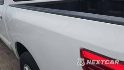 2018 Nissan TITAN SV Crew Cab Short Bed - zdjęcie 22 z 30 - miniatura