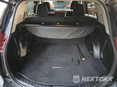2015 Toyota RAV4 XLE - zdjęcie 16 z 31 - miniatura