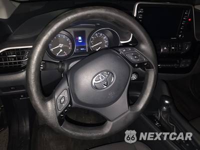 2020 Toyota C-HR LE - zdjęcie 10 z 32 - miniatura