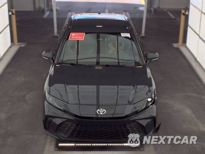 2025 Toyota Camry SE - zdjęcie 2 z 32 - miniatura