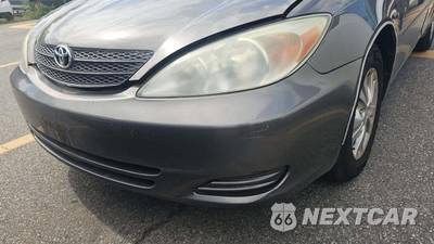 2004 Toyota Camry LE - zdjęcie 18 z 30 - miniatura