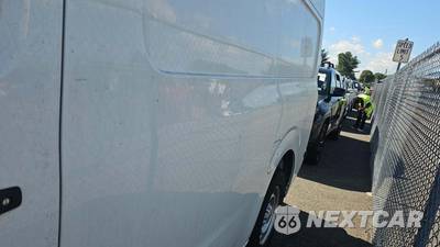 2018 Nissan NV2500 HD Cargo S High Roof 146.1" WB - zdjęcie 24 z 32 - miniatura