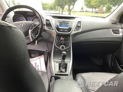2015 Hyundai Elantra Limited Sedan - zdjęcie 16 z 29 - miniatura