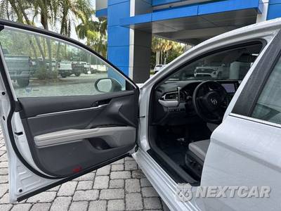 2024 Toyota Camry SE - zdjęcie 23 z 40 - miniatura