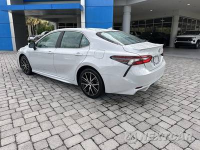 2024 Toyota Camry SE - zdjęcie 35 z 40 - miniatura