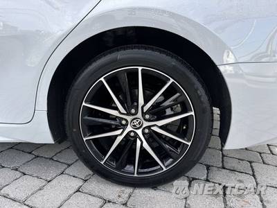 2024 Toyota Camry SE - zdjęcie 12 z 40 - miniatura