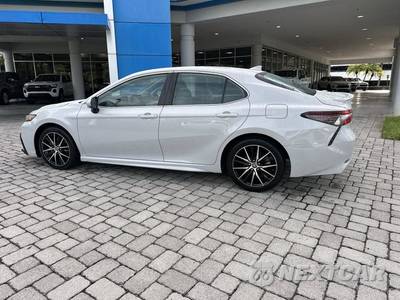 2024 Toyota Camry SE - zdjęcie 34 z 40 - miniatura