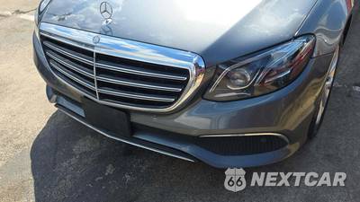 2017 Mercedes-Benz E 300 Luxury Sedan - zdjęcie 21 z 28 - miniatura