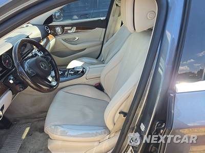 2017 Mercedes-Benz E 300 Luxury Sedan - zdjęcie 7 z 28 - miniatura